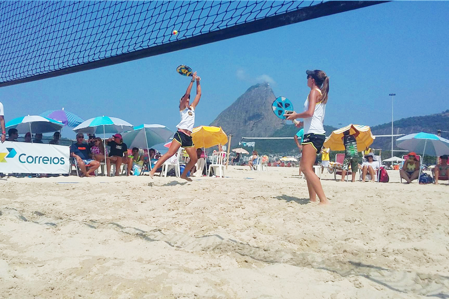 Das quadras para as areias: Beach Tennis cresce no Brasil e tem até dupla campeã mundial