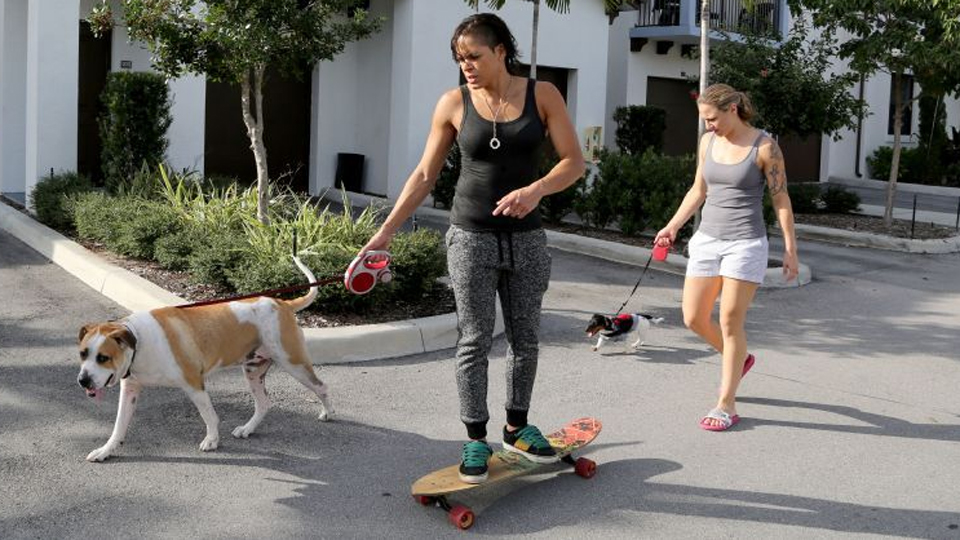 Casal vive um vida completamente normal na Flórida. Como deve ser! Crédito: espnW.com