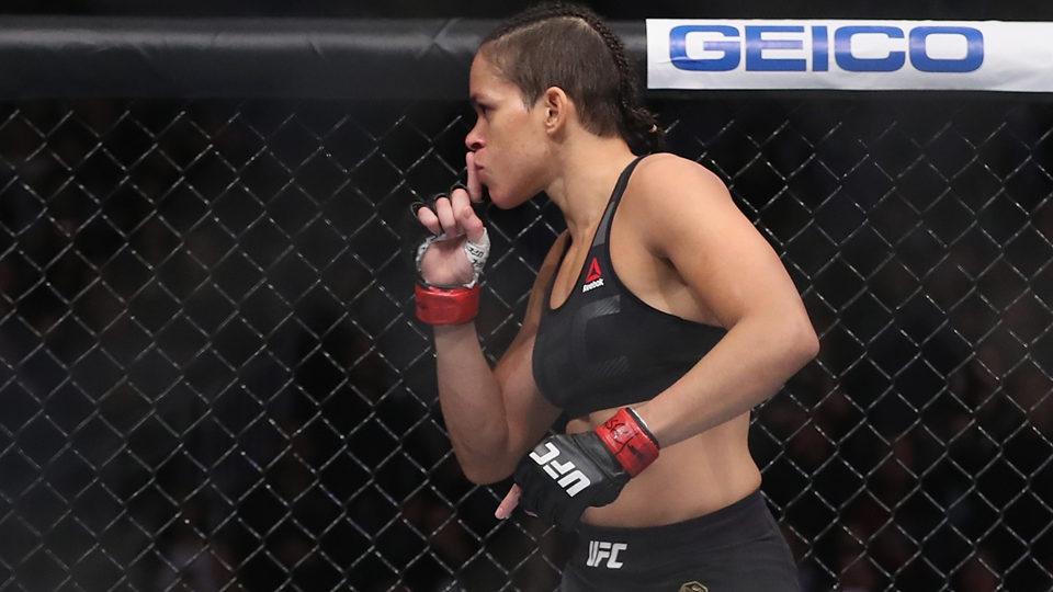 Amanda Nunes volta a alfinetar Ronda Rousey: ‘Não sei como tantas garotas perderam para ela’