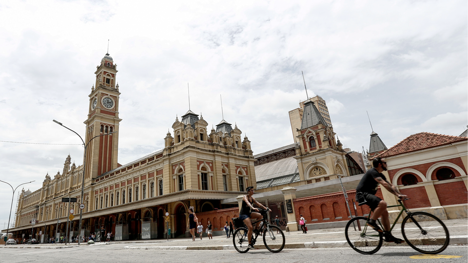 No aniversário da maior cidade do país, curta São Paulo a bordo de uma bicicleta