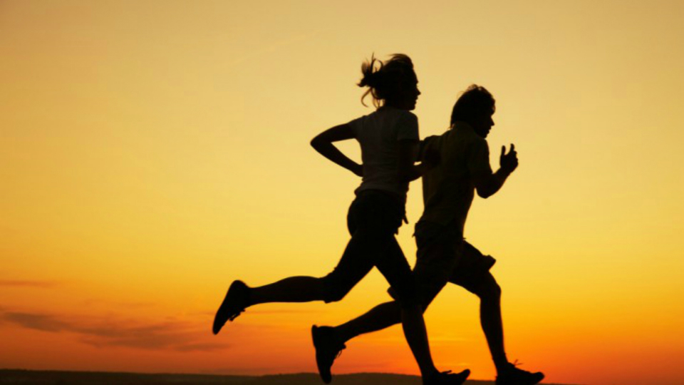 Dicas de corrida: Saiba como acertar os braços e a passada para evoluir