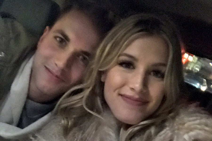 Bouchard paga aposta e vai a encontro com fã nos EUA