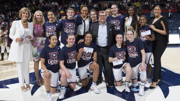 Conheça o time feminino que não perde um jogo há mais de dois anos e tem a maior invencibilidade no basquete dos EUA