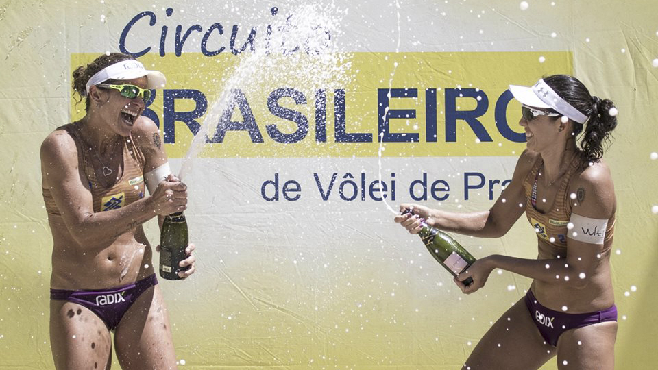 Rugby, vôlei de praia, basquete, tênis, futebol… O fim de semana no esporte foi pra lá de quente