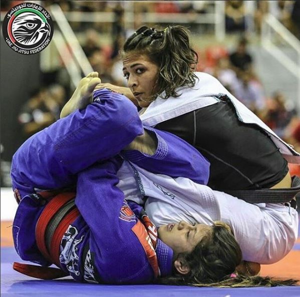 Bia Basílio (kimono azul) e Bia Mesquita (kimono branco). (Instagram: @biabasiliojj)