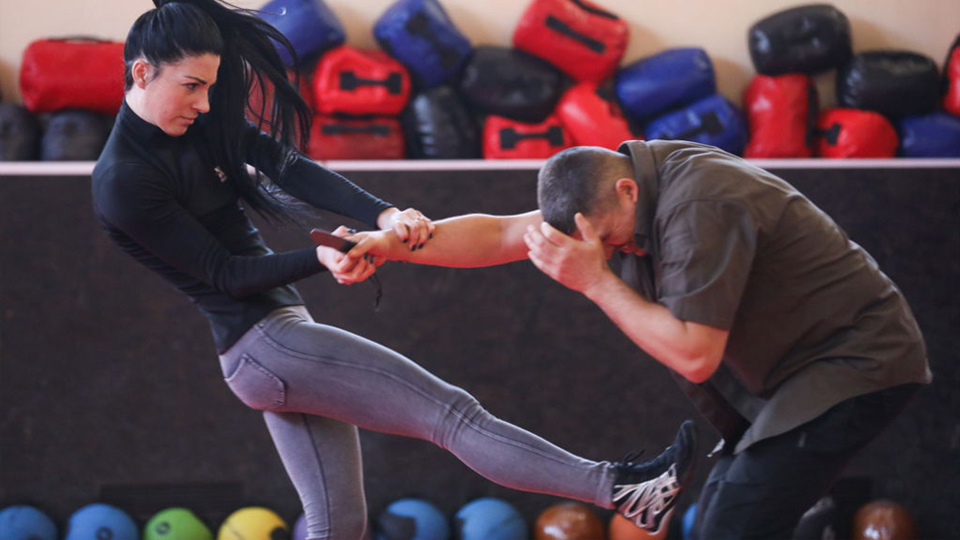 Modalidade voltada para defesa pessoal, Krav Maga terá aulas gratuitas para mulheres no final de semana