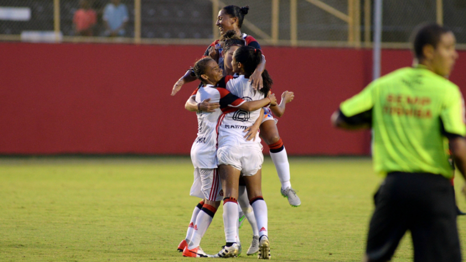 Flamengo faz jogo de paciência e vence Vitória-BA na abertura do Campeonato Brasileiro de futebol feminino