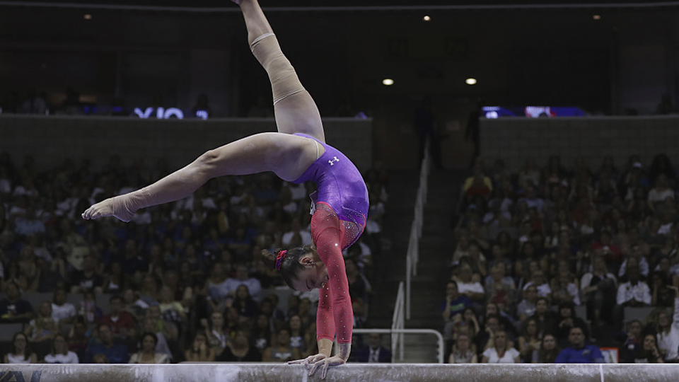 Conheça Maggie Nichols, a ginasta universitária que deixa Simone Biles de queixo caído