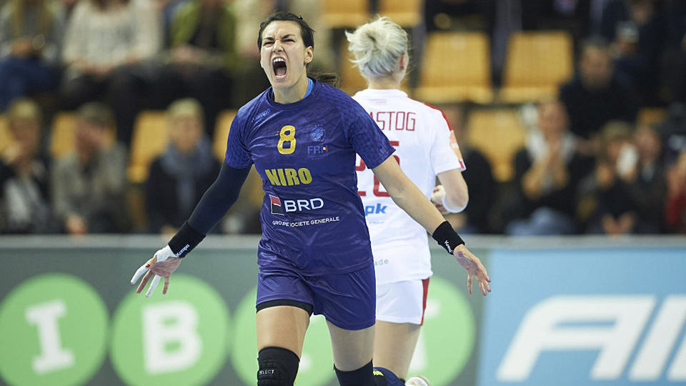 Única jogadora eleita três vezes a melhor do mundo no handebol, Cristina Neagu tem poucos títulos na carreira