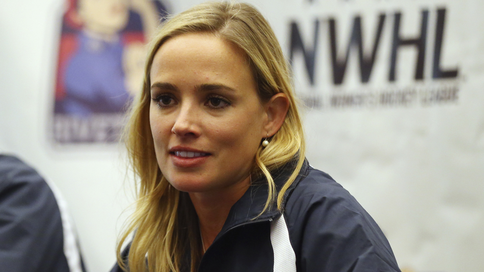Conheça Dani Rylan, a ex-jogadora de hóquei no gelo que fundou a primeira liga feminina da modalidade nos EUA
