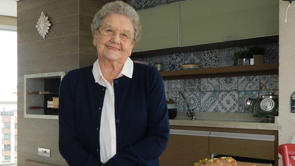 Em entrevista exclusiva, Palmirinha Onofre fala sobre Páscoa e compartilha uma deliciosa receita