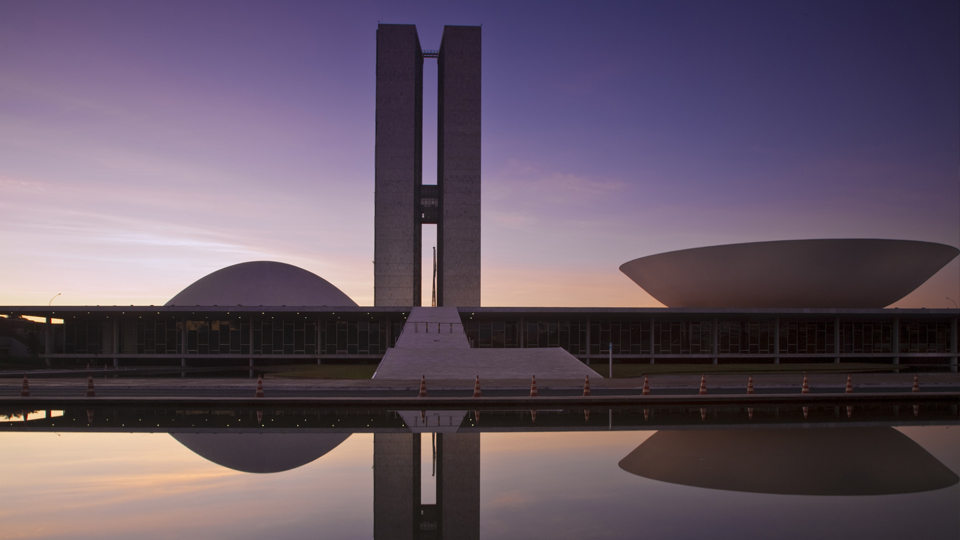 Desça do salto, coloque roupas confortáveis e viva uma outra Brasília