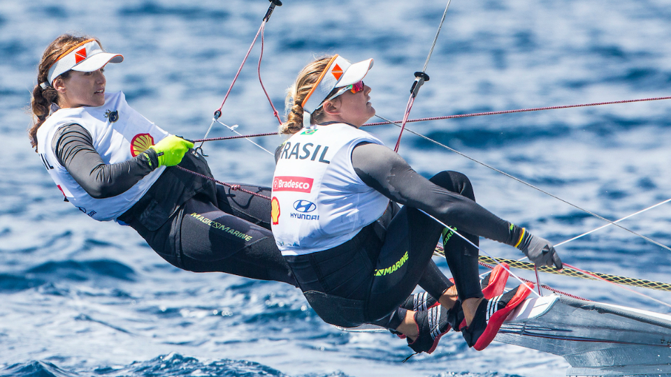 Martine Grael e Kahena Kunze vencem etapa da Copa do Mundo de Vela na França