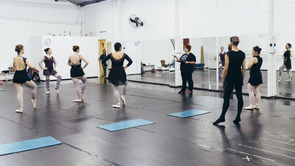 Todas as cores, todos os corpos: professora de dança mostra como ballet e inclusão podem caminhar – ou dançar – juntos