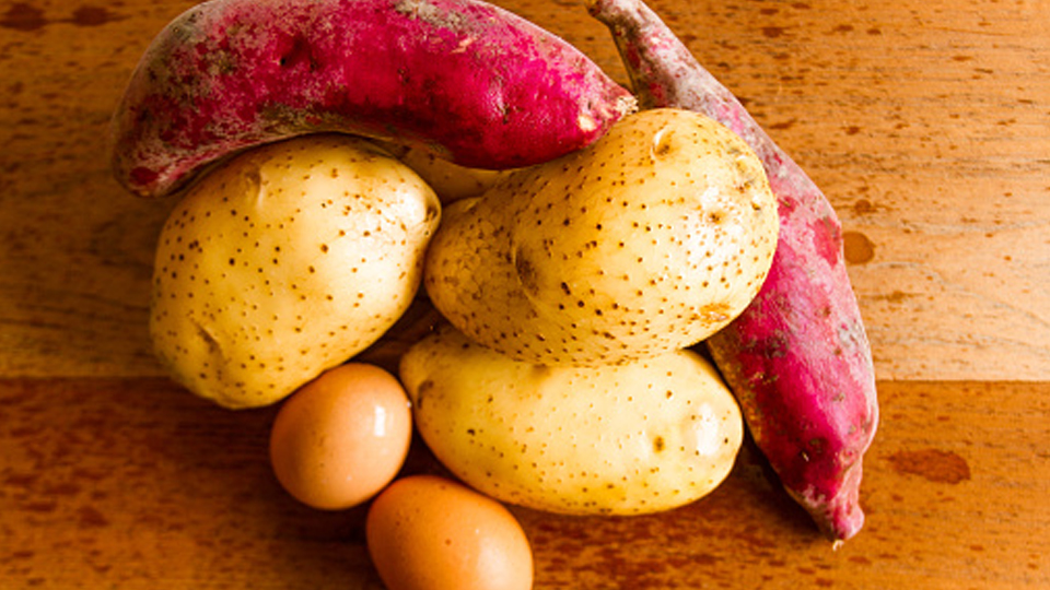 ‘Não dá para viver só de batata doce e frango’, diz nutricionista sobre alimentação de quem deseja ganhar massa muscular