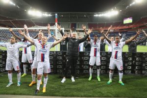 LYON, FRANCE - APRIL 29: Olympique Lyon players celebrate with their fans at the end of the game during the UEFA Women's Champions League Semi Final second leg match between Olympique Lyon and Manchester City at the Stade de Lyon on April 29, 2017 in Lyon, France. (Photo by Christopher Lee/Getty Images)
