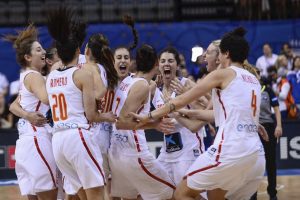 PRAGUE, CZECH REPUBLIC - JUNE 25: Spanish team celebrates the first position during the ceremony of the 2017 FIBA EuroBasket Women at Prague Arena, Prague, Czech Republic on June 25, 2017. (Photo by Omar Marques/Anadolu Agency/Getty Images)