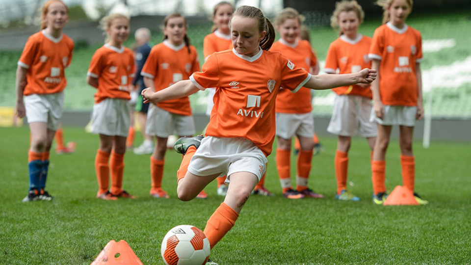 Conheça o incrível Soccer Sisters: programa que incentiva meninas no futebol há 10 anos na Irlanda