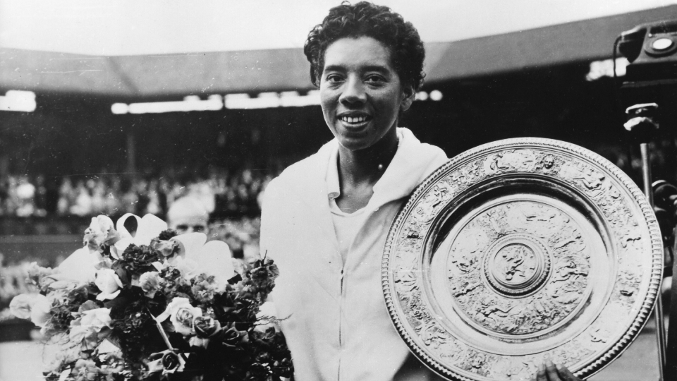 Primeira tenista negra a jogar – e vencer – em Wimbledon, Althea Gibson foi um ícone do combate ao racismo no esporte