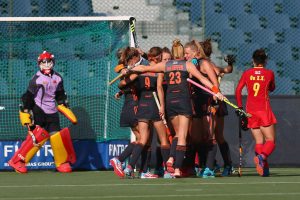 BRUSSELS, BELGIUM - JULY 02: The Netherlands players celebrate after Caia van Maasakker scores the opening goal during the Final match between the Netherlands and China on July 2, 2017 in Brussels, Belgium. (Photo by Steve Bardens/Getty Images for FIH)