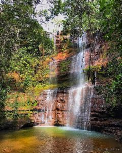 O rapel na Cachoeira do Marimbondo é uma ótima atividade de aventura (Reprodução/Facebook)